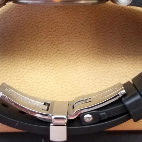 💋 Blvgari DIAGONO SCUBA NEW 18k Watch - Picture 13 of 14